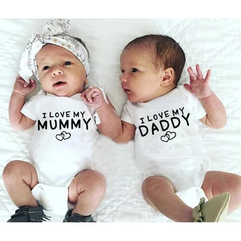 Baby Twins Macaquinho Estilo De Verão Menino Roupa De Menina Eu Amo O Meu Papai Mamãe Letras Bebê Recém-Nascido Gêmeos De Manga Curta Roupas