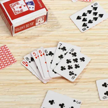 Criativa 1:12 Escala 15x10mm Engraçado Modelos Mini jogo de Cartas Casa de bonecas de Suprimentos Acessórios da Boneca em Miniatura Jogos de Poker