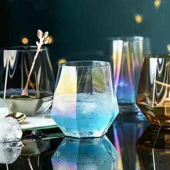 Colorido, borda uísque, vidro de cristal de vidro da personalidade criativa tendência de aguardente de espíritos de vidro de garrafa de água de vidro de garrafa de água de